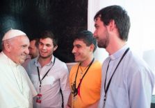 Папа згуртовує молодь, щоб запропонувати економіку майбутнього