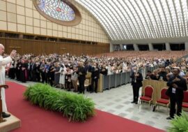 Папа до катехитів: катехизація – це живий досвід віри