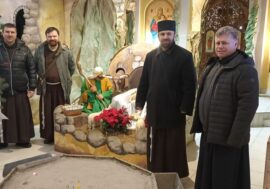 ЗУСТРІЧ ФРАНЦИСКАНСЬКИХ НАСТОЯТЕЛІВ БІЛЯ НАЙБІЛЬШОЇ ШОПКИ В УКРАЇНІ.