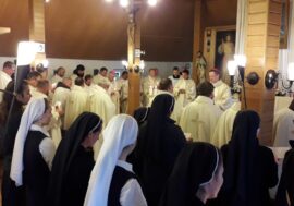ЛЮДИНА СТВОРЕНА ДЛЯ ЗУСТРІЧІ. ДЕНЬ БОГОПОСВЯЧЕНИХ ОСІБ У МУКАЧІВСЬКІЙ ДІЄЦЕЗІЇ