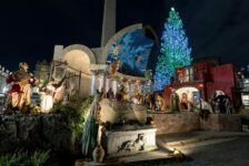 Відбулася інавгурація різдвяної ялинки та вертепу на площі Святого Петра