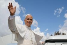 Папа зустрінеться з підлітками та молоддю своєї дієцезії