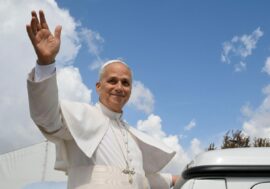 Папа зустрінеться з підлітками та молоддю своєї дієцезії