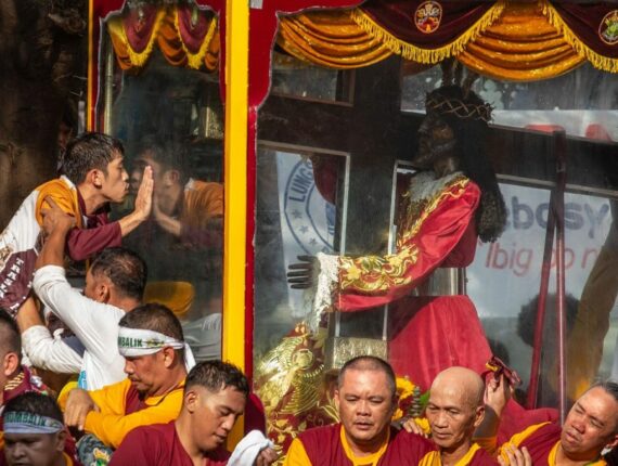 Філіппіни: Рекордна кількість людей відвідала святкування Чорних Назарян