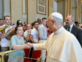 Ще один рекорд у Франції: 20 тисяч дорослих просять про хрещення