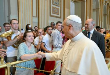 Ще один рекорд у Франції: 20 тисяч дорослих просять про хрещення