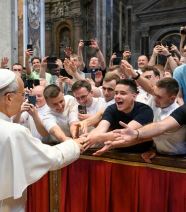 Оприлюднено послання Папи Лева XIV на LXIII Всесвітній день молитви за покликання