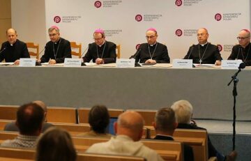Польща: єпископат створив комісію щодо насильства над неповнолітніми