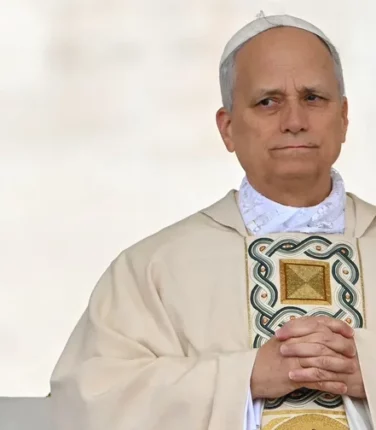 У квітні Лев XIV просить молитися за священників, які переживають кризу