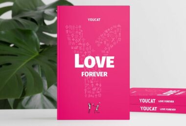 У Римі представлять новий проєкт YOUCAT «Love Forever» з передмовою Папи Лева XIV